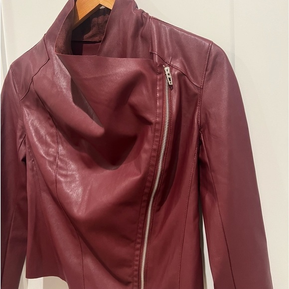 Blank NYC burgundy red Faux Leather Drape Front Jacket XS coquette K - Picture 2 of 9